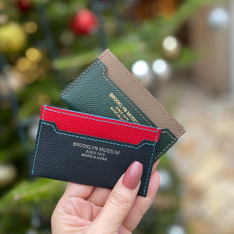 コレクション Matt Furie Pin bag & card フレンチカーフ] コンパクトカードケースcolor：ネイビー×レッド