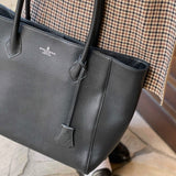 [シュリンクレザー]<br>トゥティトートバッグ<br>color：ブラック