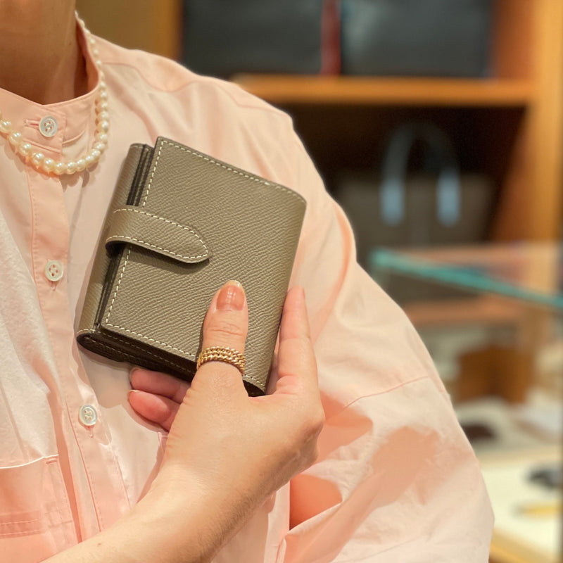 [French calf] <br>Hook -up wallet<br>color: Tope