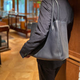 [Shrink leather]<br>tuti tote bag<br>color: navy