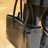 [Shrink leather]<br>tuti tote bag<br>color: navy