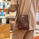 [Croc pattern]<br>Box sacoche L<br>color: dark brown