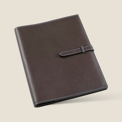 ダークブラウン