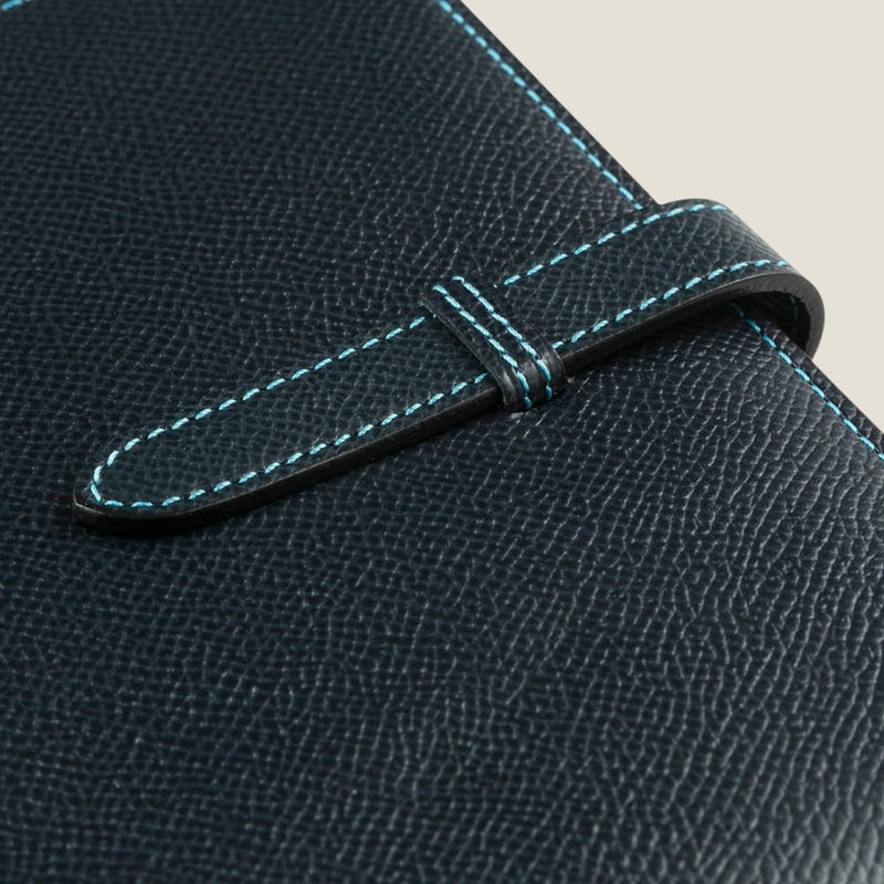[フレンチカーフ] <br>16×19.2手帳カバー<br>color：ネイビー<br>【受注生産】