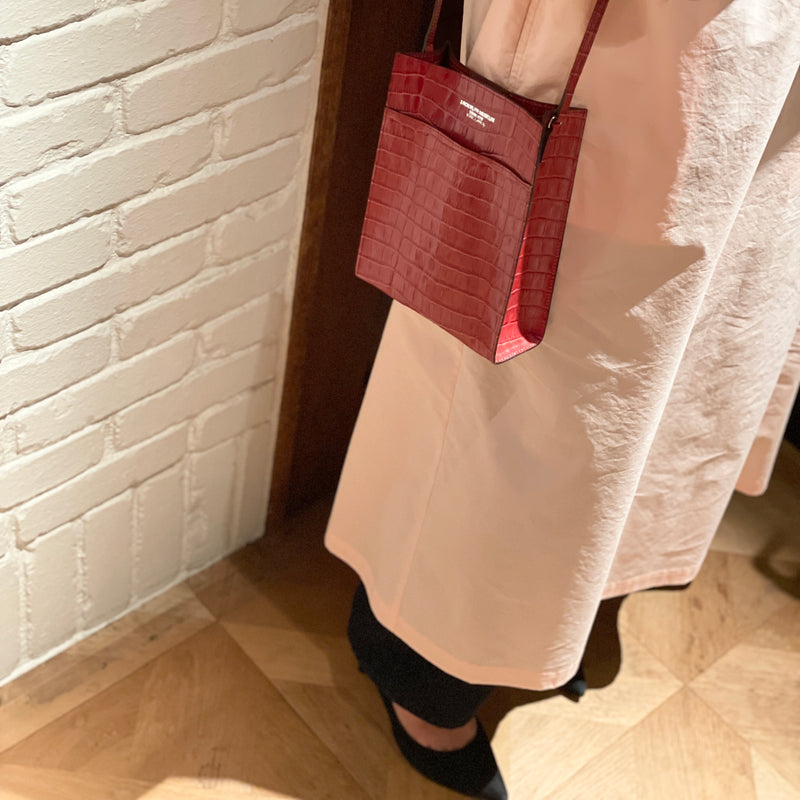 [クロコパターン]<br>ボックスサコッシュL<br>color：レッド