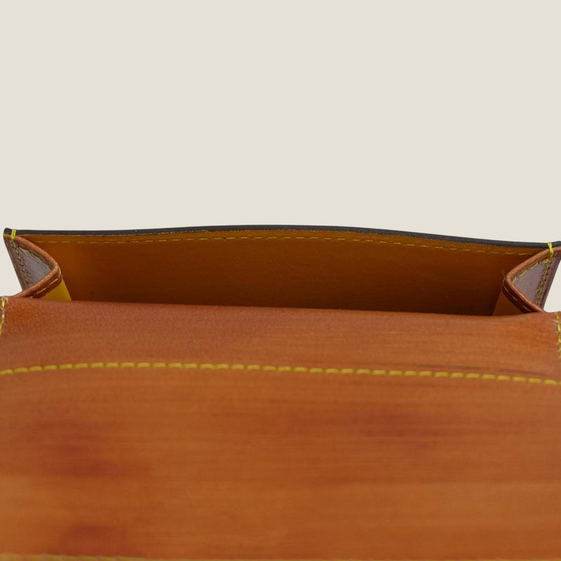 [Persimmon astringent dyeing] <br>Through gachi card case