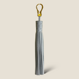 [Shrink leather]<br>medallion tassel keychain<br>color: silver gray