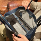 [Shrink leather]<br>tuti tote bag<br>color: navy