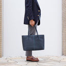 [French calf] <br>Medium tote bag<br>color: Navy x Turquoise stitch x interior navy