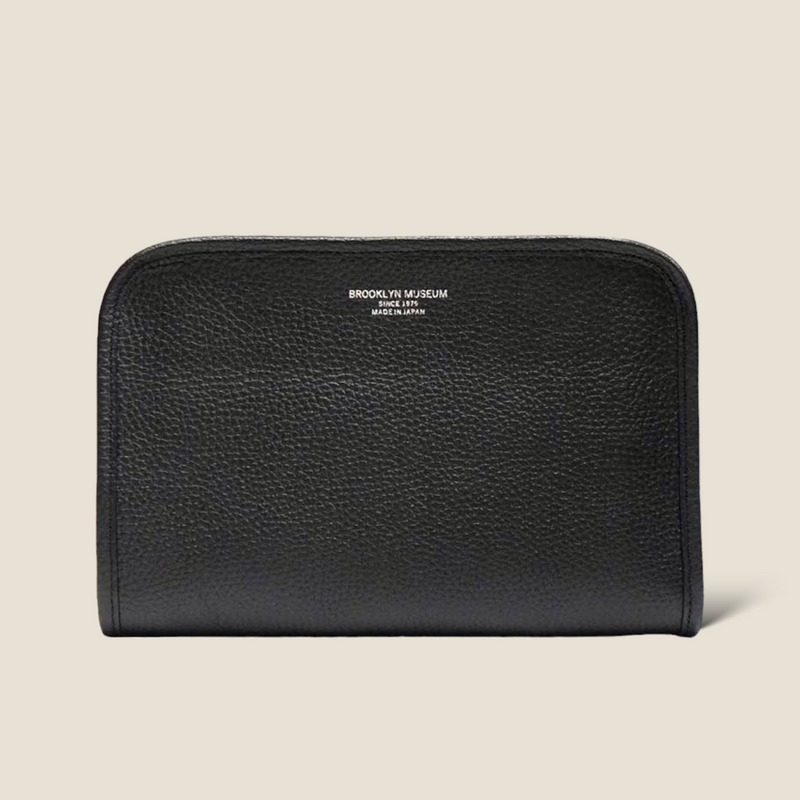 [Shrink leather] <br>Cosmetic pouch<br>Color: Black x Black Stitch