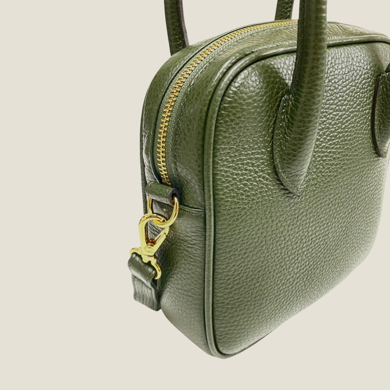 [シュリンクレザー]<br>ポストマンミニショルダー<br>color：ダークグリーン<br>【１１月下旬入荷予定】