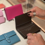 [French calf] <br>Thread gusset card case<br>color: dark brown