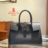 [Shrink leather x croco pattern leather]<br>Voyage M bag<br>color: navy