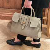 [Shrink leather]<br>Voyage M bag<br>color: taupe