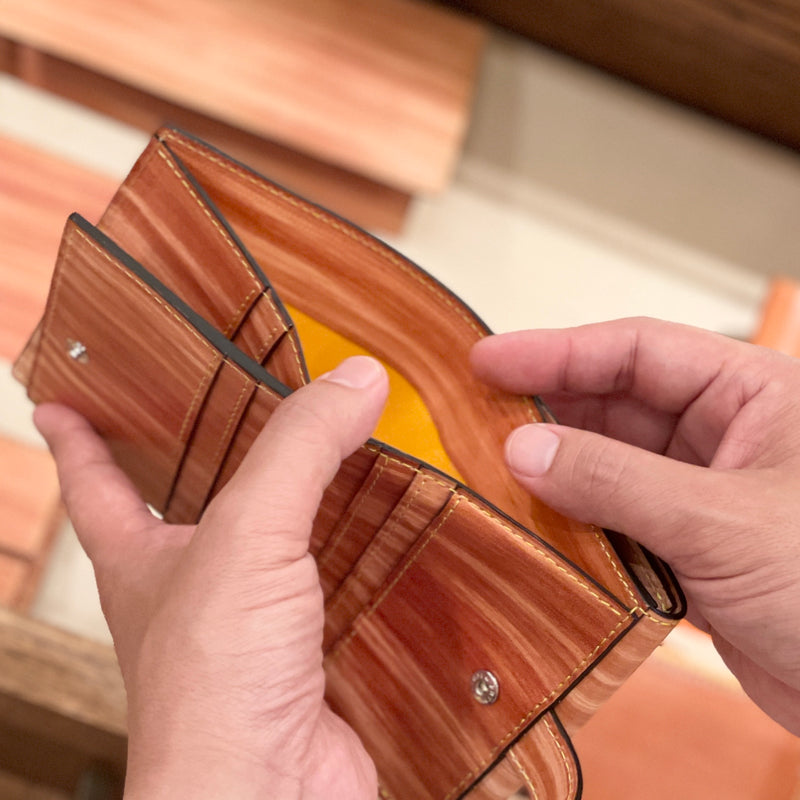 [Persimmon astringent dyeing]<br>Hook -up wallet
