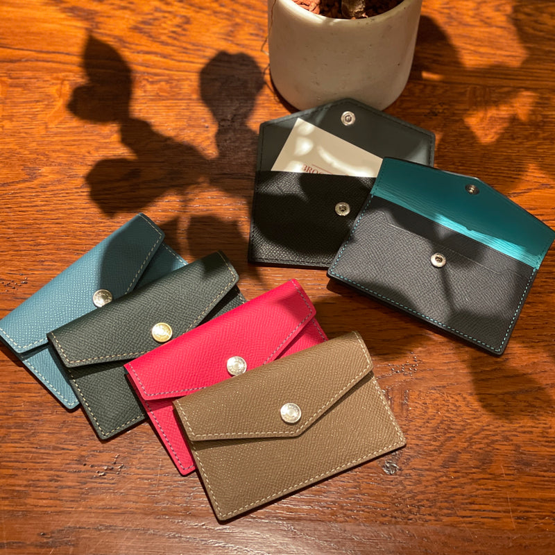 [French calf] <br>Flap card case<br>color: Black