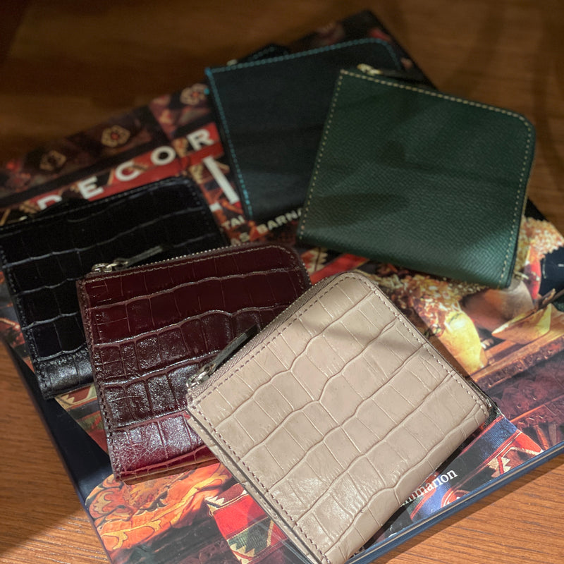 [French calf] <br>Half L zip wallet<br>Color: Navy x Turquoise Stitch