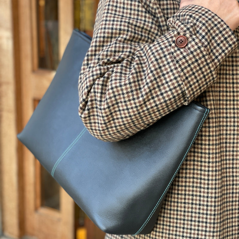 [French calf] <br>Royal tote bag<br>color: Navy x turquoise stitch x interior turquoise
