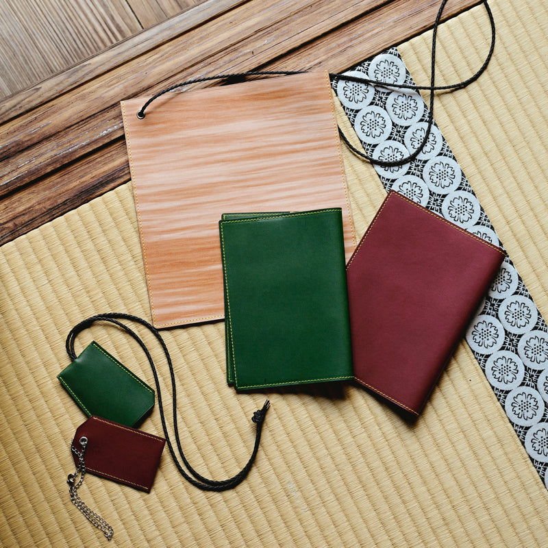 [BROOKLYN MUSEUM × NINNAJI]<br>参拝マルチサコッシュ<br>color：柿渋染め