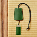 [BROOKLYN MUSEUM × NINNAJI]<br>お守りカバー クロシェットタイプ<br>color：ヤマト グリーン