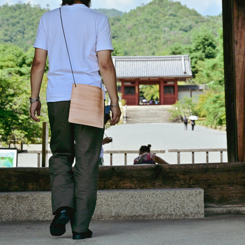 [BROOKLYN MUSEUM × NINNAJI]<br>参拝マルチサコッシュ<br>color：柿渋染め