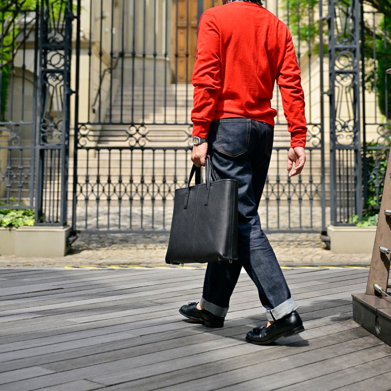 [French calf] <br>Belsy tote bag<br>color: Black