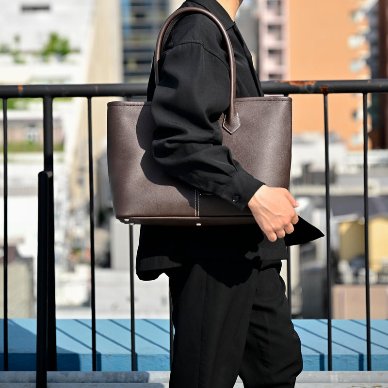 [French calf] <br>Royal tote bag<br>color: Dark brown