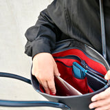 [French calf] <br>Royal M tote bag<br>Color: Navy x Turquoise stitch x Interior red<br>[Scheduled to arrive in early August]