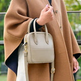 [Shrink leather]<br>postman mini shoulder<br>color: taupe