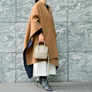 [Shrink leather]<br>Postman mini shoulder<br>color: Tope