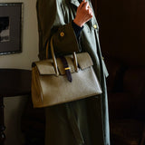 [Shrink leather x croco pattern leather]<br>Voyage M bag<br>color: taupe