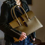 [Shrink leather x croco pattern leather]<br>Voyage M bag<br>color: taupe