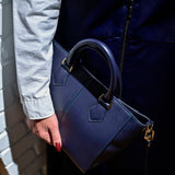 [Shrink leather]<br>Athena shoulder bag<br>color: navy