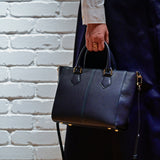 [Shrink leather]<br>Athena shoulder bag<br>color: navy