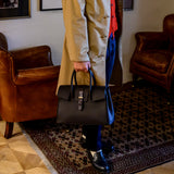 [Shrink leather x croco pattern leather]<br>Voyage M bag<br>color: navy