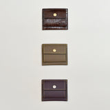 [Croc pattern leather] <br>mini snap wallet<br>color: dark brown