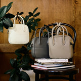 [Shrink leather]<br>postman mini shoulder<br>color: taupe