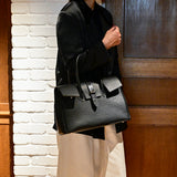 [Shrink leather x croco pattern leather]<br>Voyage M bag<br>color: black<br>[Scheduled to arrive in early August]