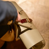 [Shrink leather x croco pattern leather]<br>Voyage L bag<br>color: taupe