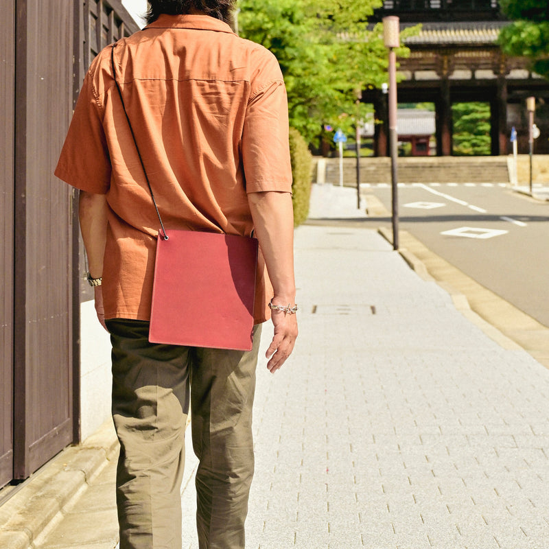 [BROOKLYN MUSEUM × NINNAJI]<br>参拝マルチサコッシュ<br>color：ヤマト ボルドー