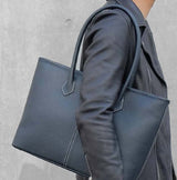 [French calf] <br>Royal M tote bag<br>Color: Navy x Off-white stitching<br>[Made to order]