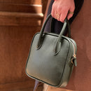 [シュリンクレザー]<br>ポストマンミニショルダー<br>color：ダークグリーン