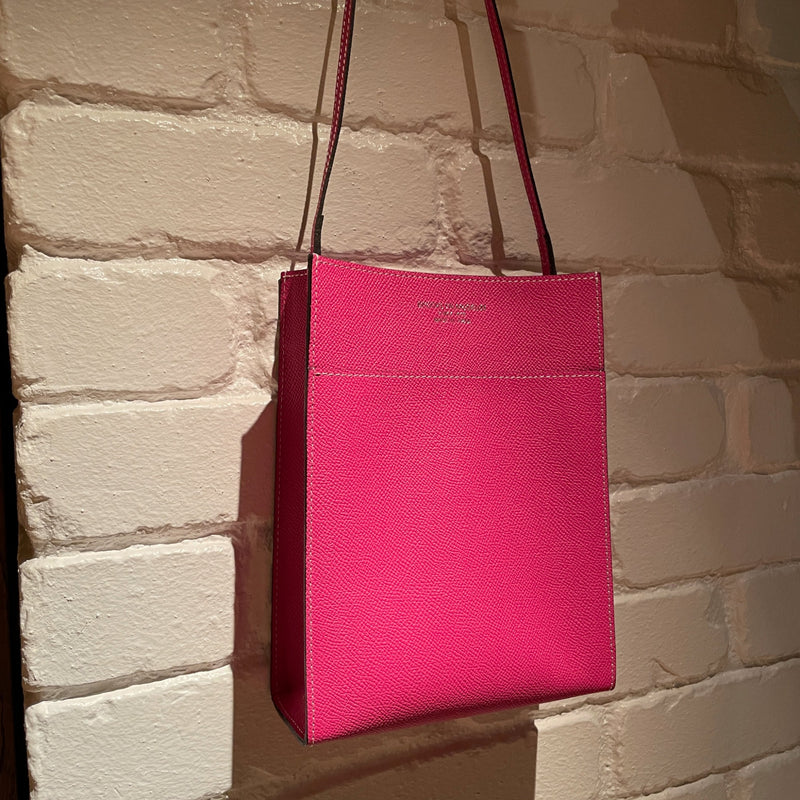 [フレンチカーフ]<br>ボックスサコッシュL<br>color：マゼンタピンク