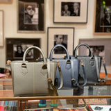 [Shrink leather]<br>Athena shoulder bag<br>color: navy