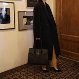 [Shrink leather x croco pattern leather]<br>Voyage L bag<br>color: black