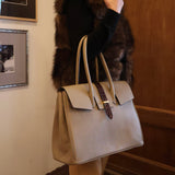 [Shrink leather x croco pattern leather]<br>Voyage L bag<br>color: taupe