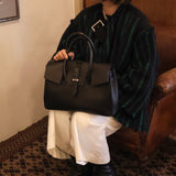 [Shrink leather x croco pattern leather]<br>Voyage M bag<br>color: black<br>[Scheduled to arrive in early August]