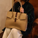 [Shrink leather x croco pattern leather]<br>Voyage L bag<br>color: taupe