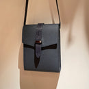 [トリヨンラグーン×クロコダイル]<br>ヴォヤージュサコッシュ<br>color：ネイビー