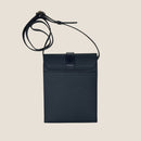 [トリヨンラグーン×クロコダイル]<br>ヴォヤージュサコッシュ<br>color：ネイビー